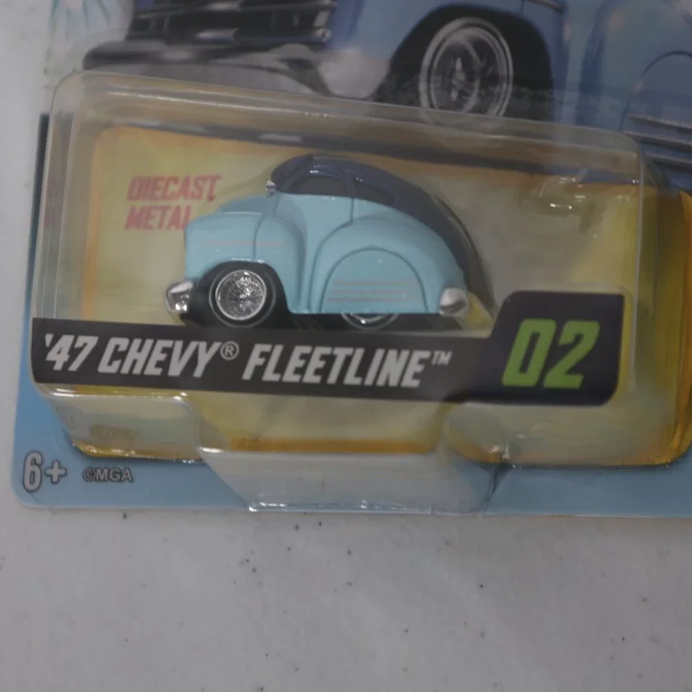Car Tuned Series 8 #02 1947 Chevy Fleetline Lowriders Blvd 1:64 Diecast Vehicle